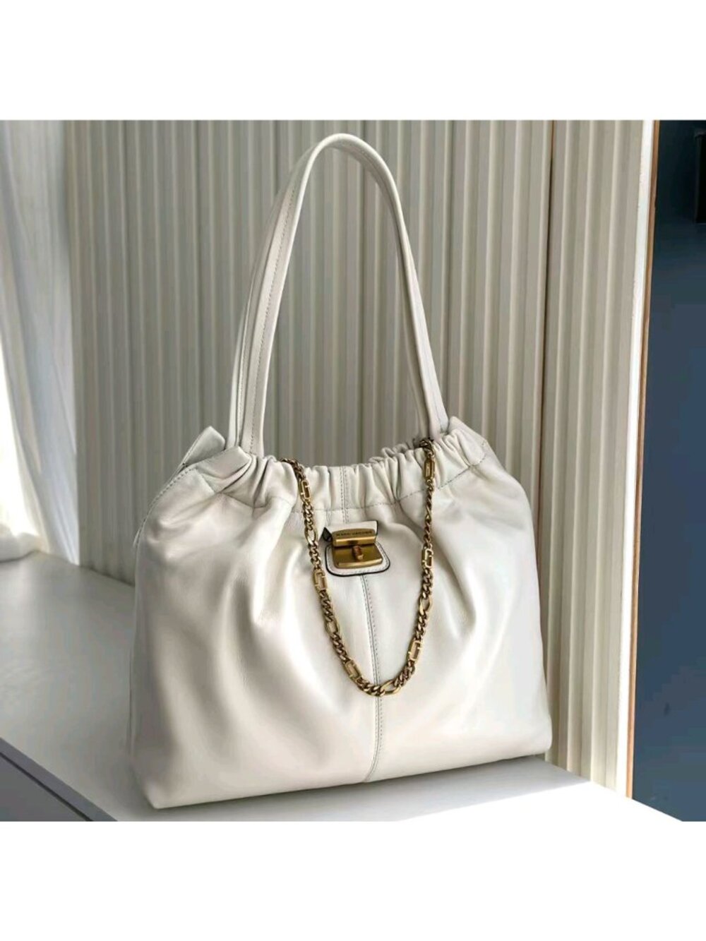 Marc Jacobs The Cristina Chain-Embellished Drawstring Leather Tote Ivory OS